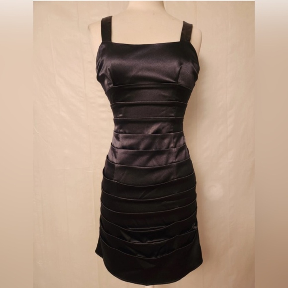 Morgan & Co Womans Black Pleated Bodycon Cocktail Dress Size L NWOT MSRP: $90.00